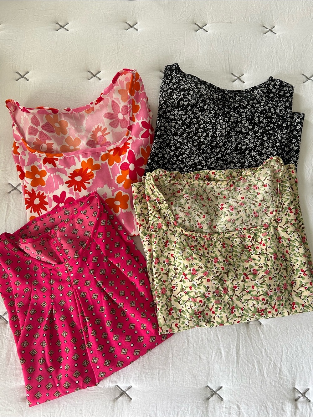 Bundle of 4 Emery Rose floral tops, M